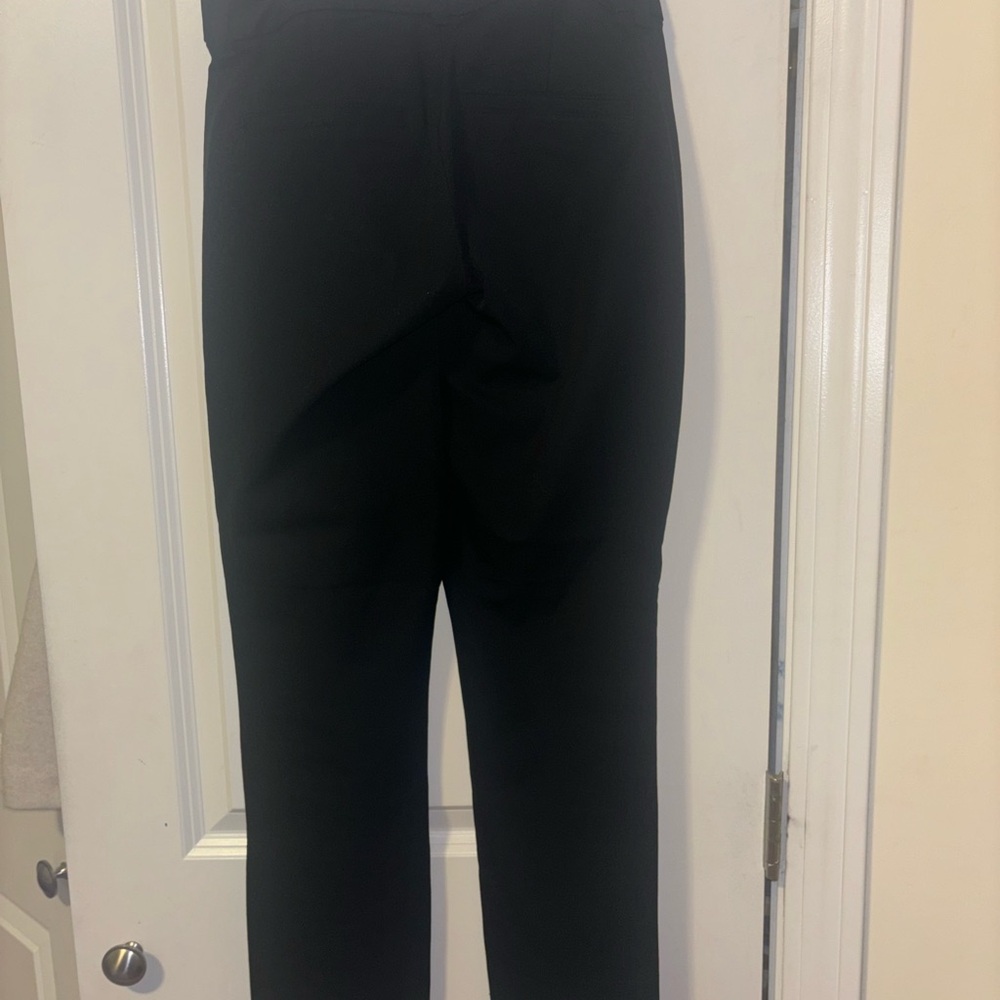 Old Navy Black Pixie Skinny Pants - Picture 2 of 3